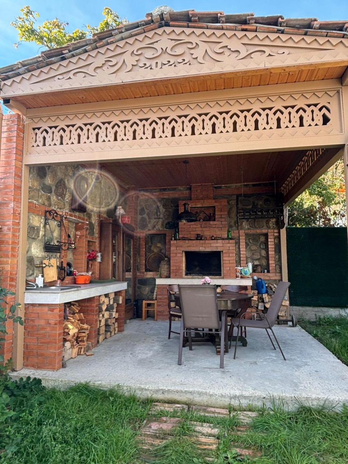 Verona Apartment Dushet'i Exteriör bild