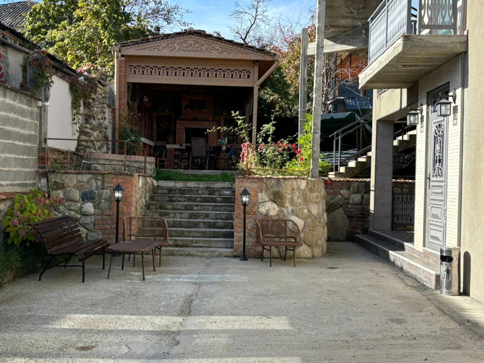 Verona Apartment Dushet'i Exteriör bild