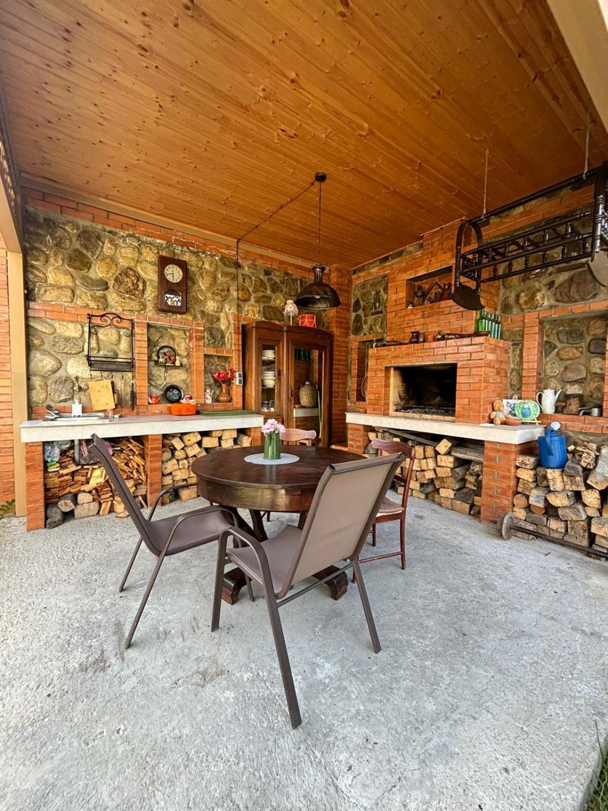 Verona Apartment Dushet'i Exteriör bild
