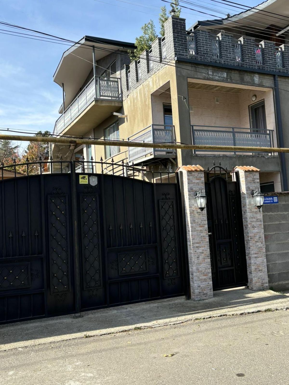 Verona Apartment Dushet'i Exteriör bild